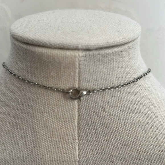 AQUARIUS DESIGN New Zealand Paua Shell Design Pendant Silver 16 inch Chain NWT - Picture 5 of 9